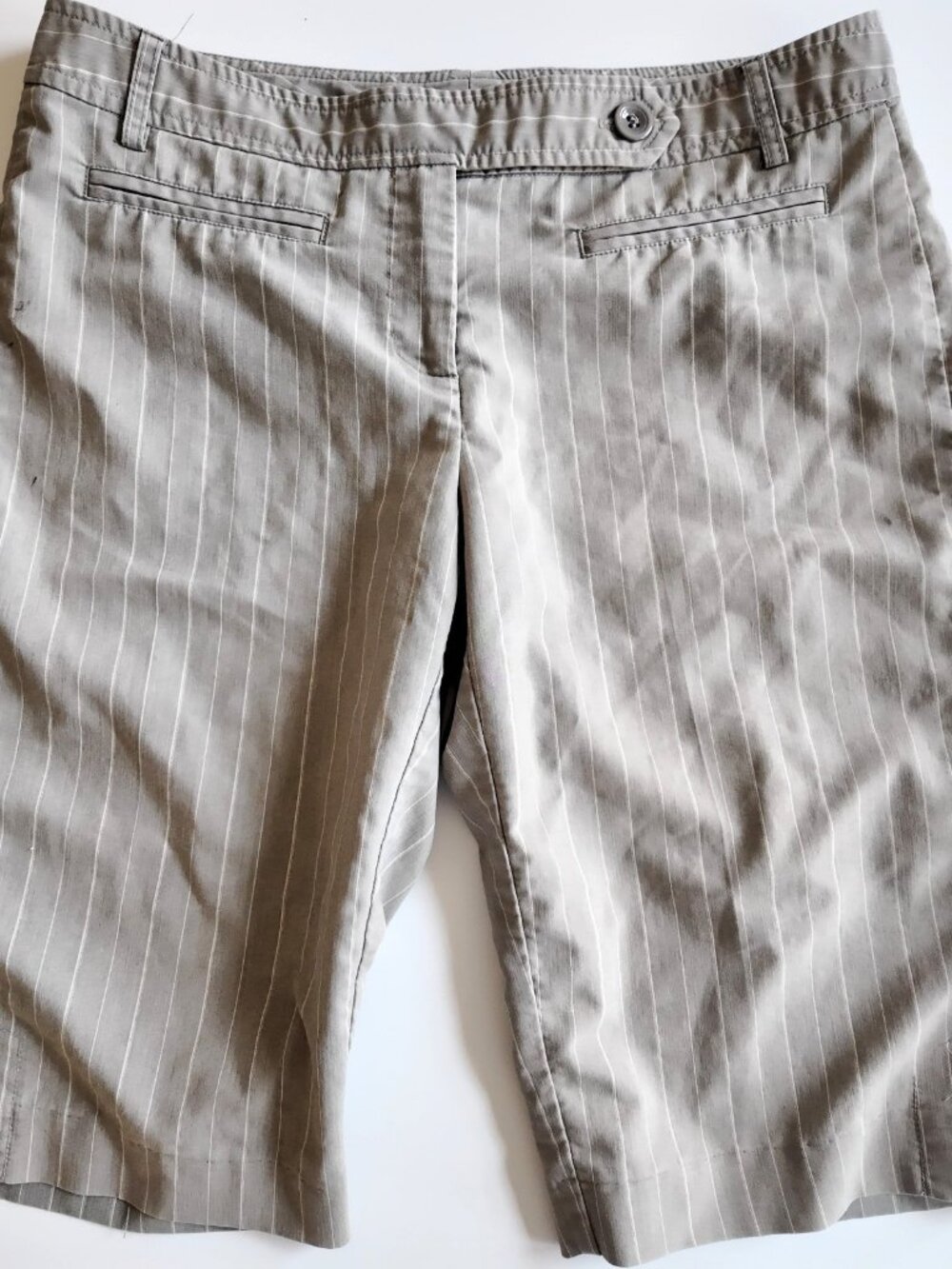 Y2K Capris gray striped bermuda shorts by Tracy Evans size 5 vintage 2000s